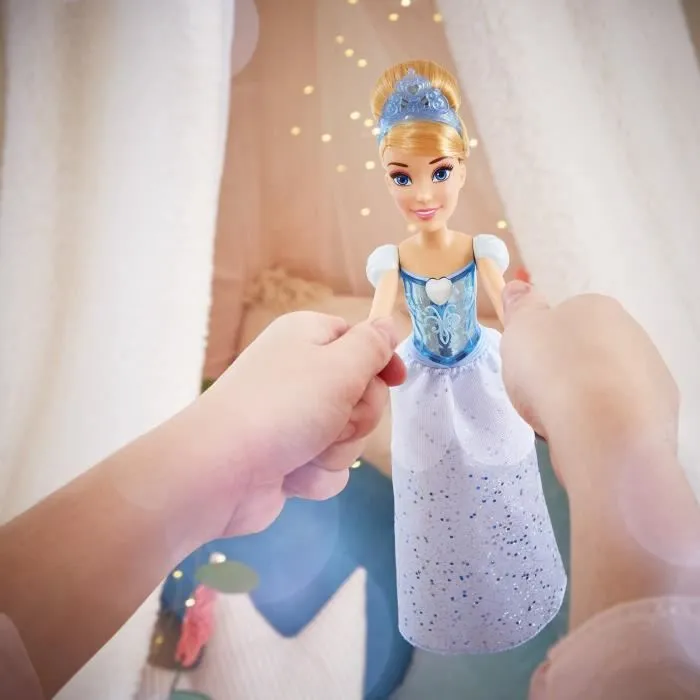DISNEY PRINCESSES - Poussière d'étoiles - Poupée Cendrillon avec jupe et accessoires - jouet pour enfants - à partir de 3 ans-5