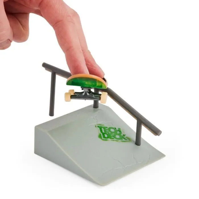 Finger Skate - Tech Deck Pack Versus 2 Fingerboard - 6061574 - Avec 2 authentiques Mini Skate & 4 cartes collector -Modèle aléatoire-3