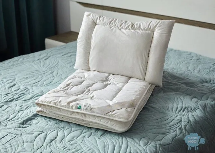 Couette en laine pour enfants, légère, douce, format 100x140 cm, 500 g/m², parfaite pour un enfant-0