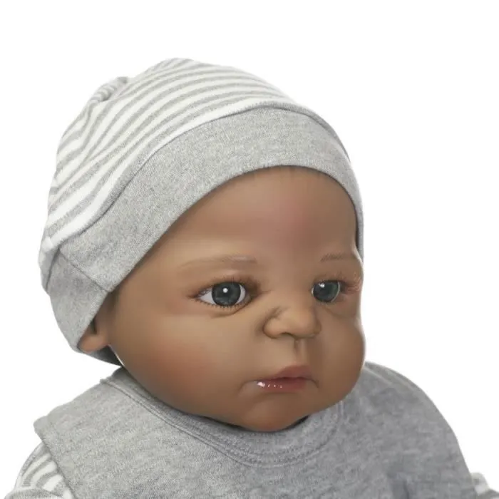 Peau noire 57 cm NPK Bebe Reborn Poupées Réaliste Plein Silicone Bébé Garçon Poupée dans Mignon Doux En Peluche Vêtements Vivant Béb-2