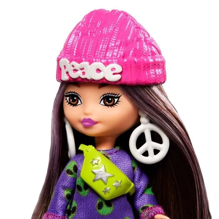 Poupée Barbie Extra Mini Minis - MATTEL - HLN46 - Robe pull imprimé - Bonnet rouge - Accessoires-2