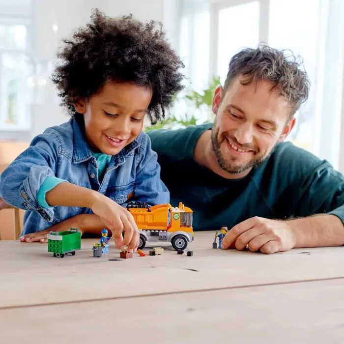 LEGO® City 60220 Le camion de poubelle, Jouet Véhicule avec 2 Mini-figurines et Accessoires, Cadeau pour Enfants de 4 ans et +-3