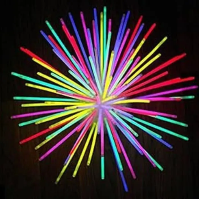 SHOP-STORY - GLOWSTICKS : 100 Bâtons Fluorescents avec Connecteurs - Illuminez vos moments avec ce kit lumineux-1