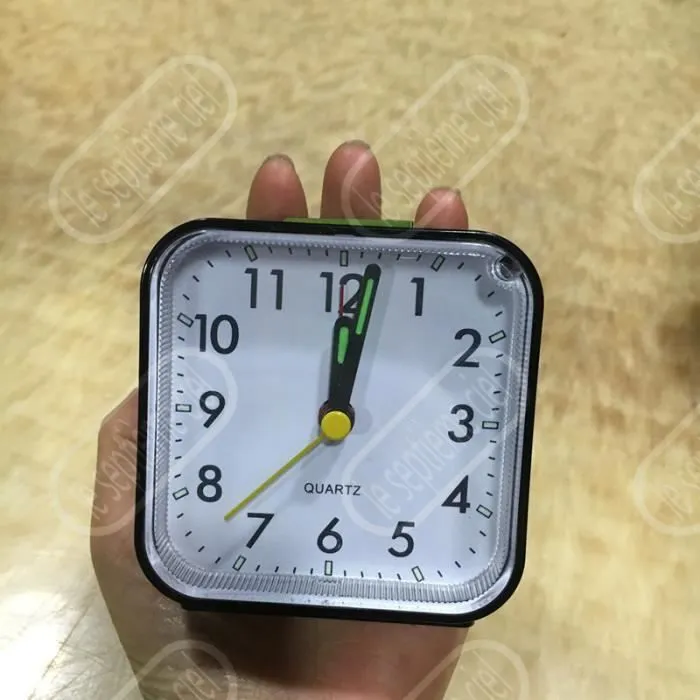 LSC® Réveil analogique lumineux carré Alarme sonore réveil veilleuse enfant chevet -noir blanc chambre à piles salon horloge-1