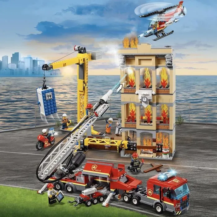LEGO® City 60216 Les pompiers du centre-ville avec camion de pompiers Grue, Hélicoptère, Moto et Jouet pour Enfants 6 ans et +-2