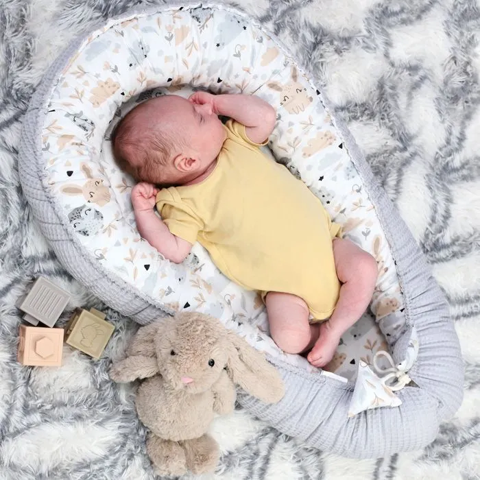 Réducteur Lit Bébé 90 x 50 cm - Cocon fait à la main des deux côtés en coton Piqué Gaufré Gris et Motif Lapin-2