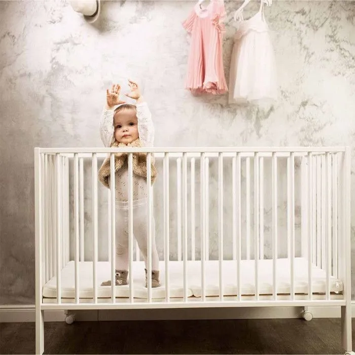 Lit bébé à barreaux pliable en hêtre massif naturel - Marque - Modèle - Dimensions 60x120 cm - Matelas inclus-4