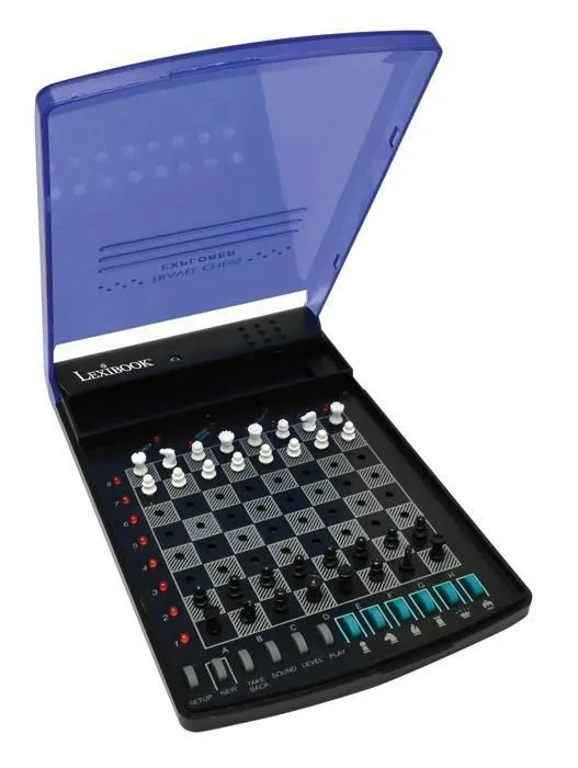 Le jeu d’échecs électronique de voyage-0