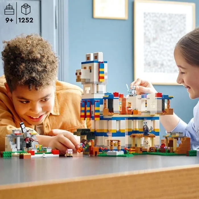 LEGO 21188 Minecraft Le Village Lama, Jouet de Maison, avec Figurines Animaux, Mobs Minecraft et Épée, Cadeau Enfants 9 Ans-4