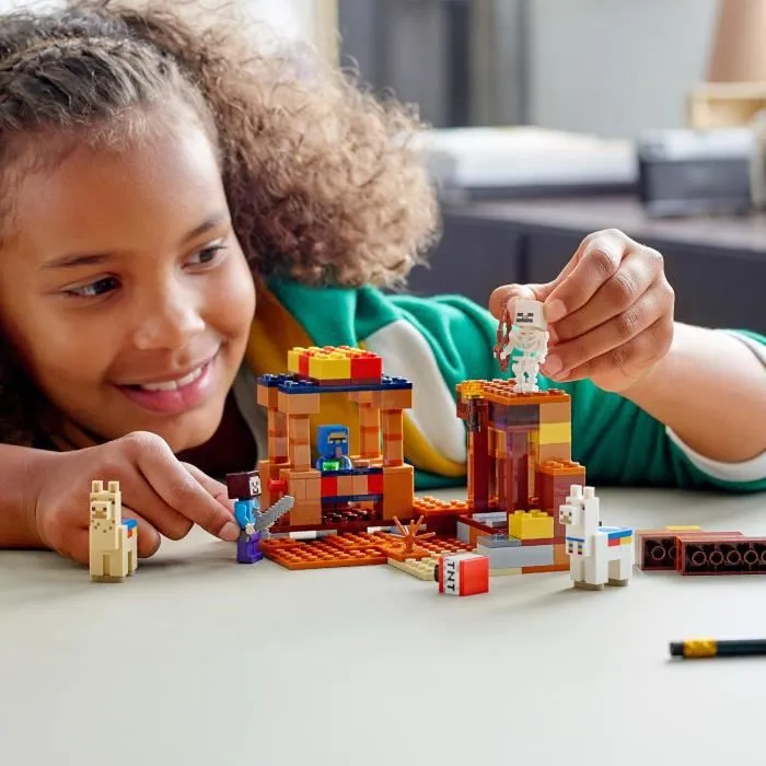 LEGO® Minecraft 21167 Le Comptoir d'Échange, Jouet avec Figurines Steve, Squelette et Lamas-3
