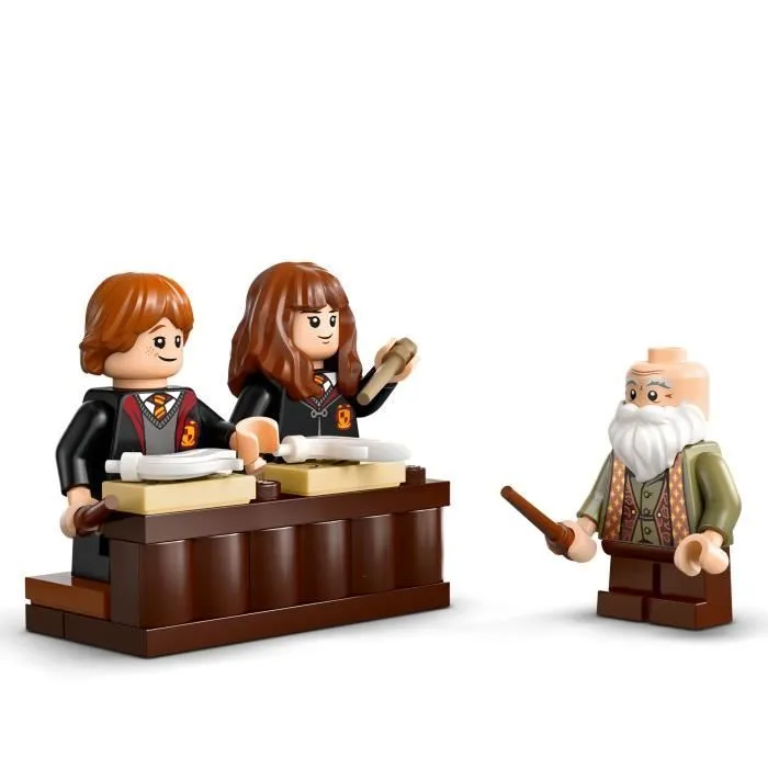 LEGO Harry Potter 76442 Le château de Poudlard : le cours de sortilèges - Jouet collector-3