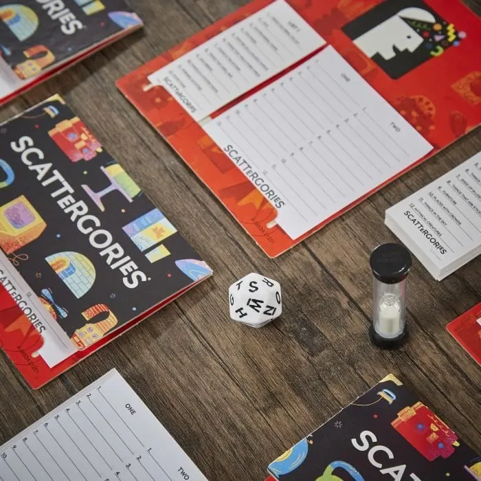 Jeu Scattergories classique, jeu de groupe pour ados et adultes, à partir de 13 ans, jeu de société pour 2 joueurs et plus-3