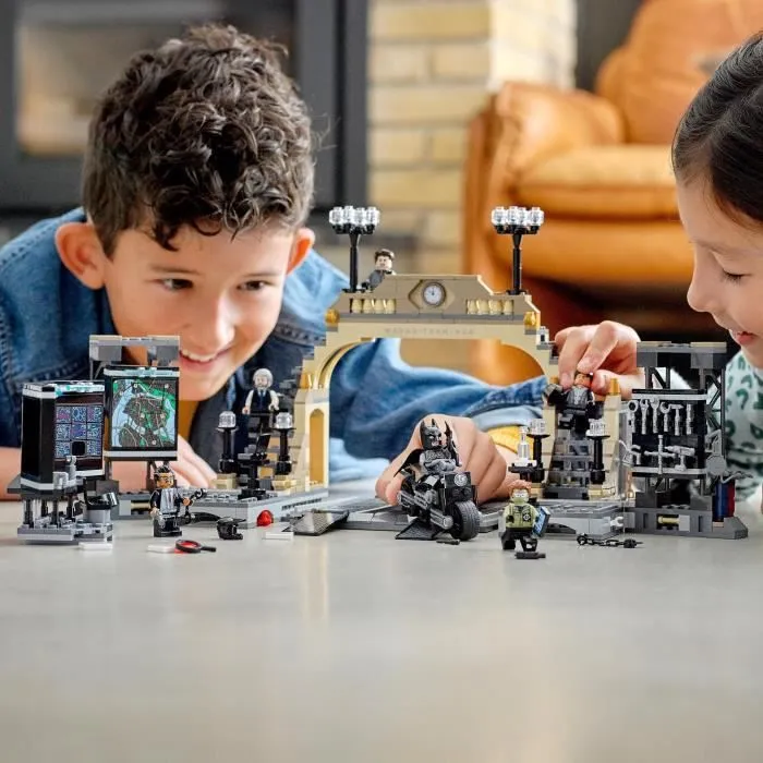 LEGO® 76183 DC Batman La Batcave : l’Affrontement du Sphinx, Moto Jouet pour Enfants dès 8 ans, avec Catwoman et Alfred-4