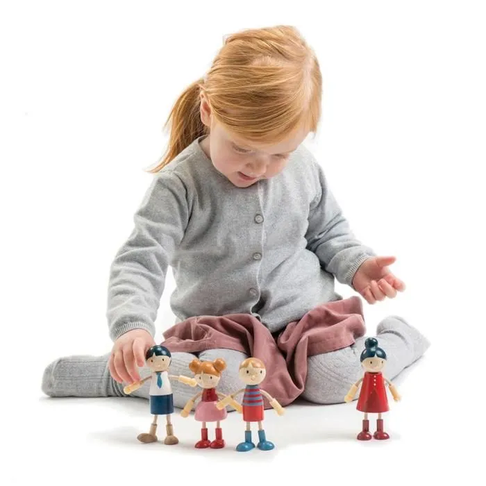 Tender Leaf Toys famille de poupées de maison de poupée 4 pièces-1
