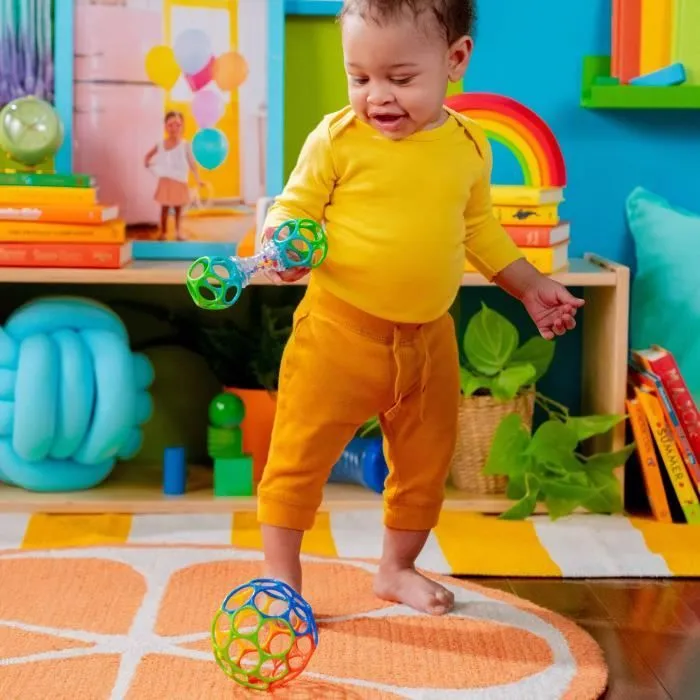 BRIGHT STARS Coffret cadeau de naissance O'Ball avec 2 jouets bébé: un hochet et une O Ball Classique rouge, jaune bleu et vert-3