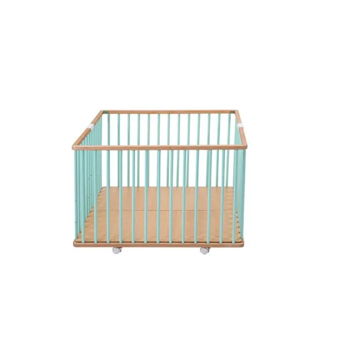 Parc bébé en bois pliant Gaby bicolore vert menthe avec plancher réglable et roulettes - Combelle-3