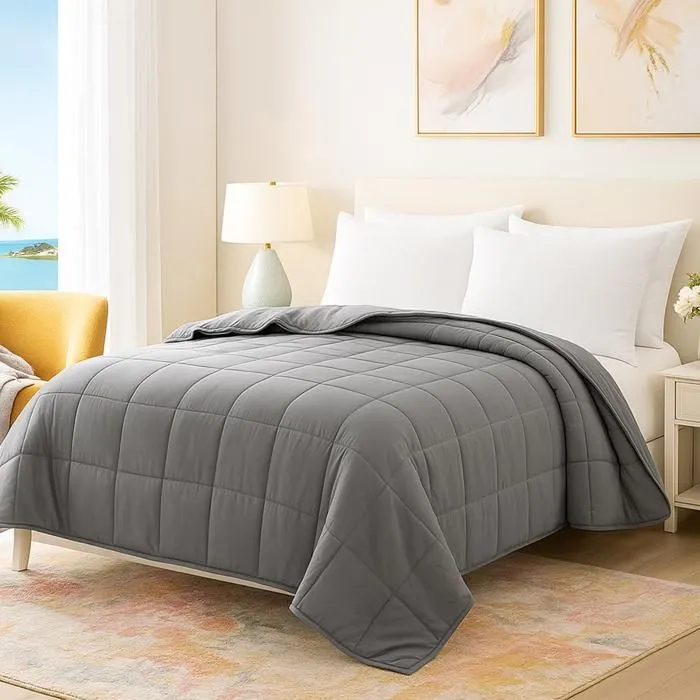 Couette ultra-légère microfibre 140 x 200 cm| 100 g/m² | Anti-transpiration | Thermorégulatrice | Lavable en machine-0