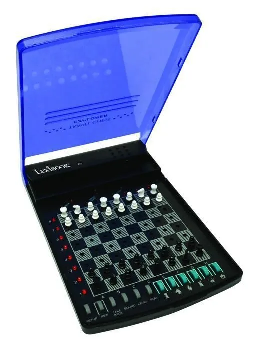 Le jeu d’échecs électronique de voyage-2