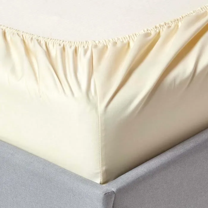 Drap housse 150x200 cm Grand bonnet 46 cm et jupe élastique 100% satin de coton égyptien 1000 fils Coloris Crème-1