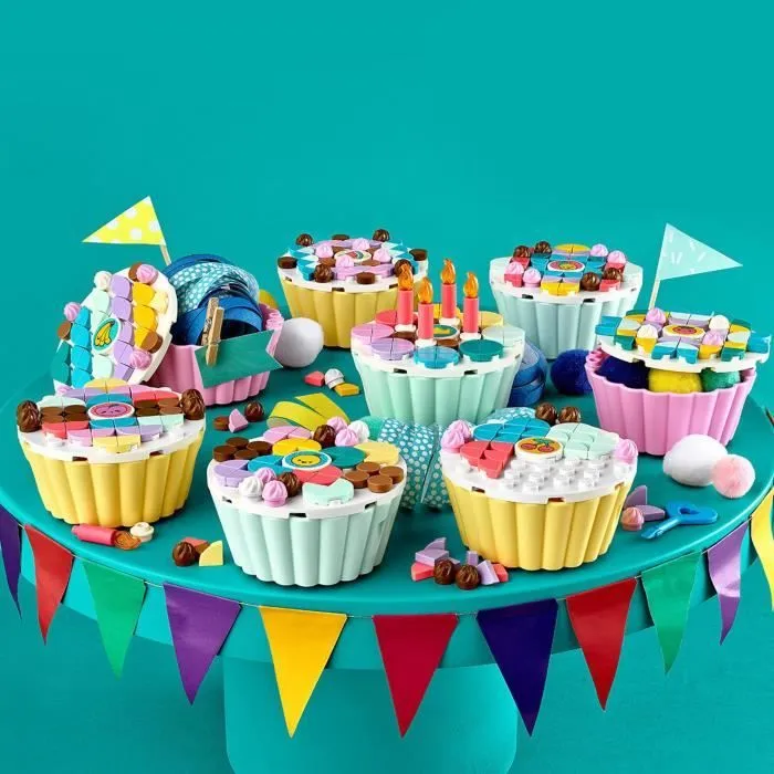 LEGO® DOTS 41926 Kit Créatif de Fête avec Cupcakes, Décoration d'Anniversaire, Bricolage pour Enfant et Loisirs Créatifs DIY-1