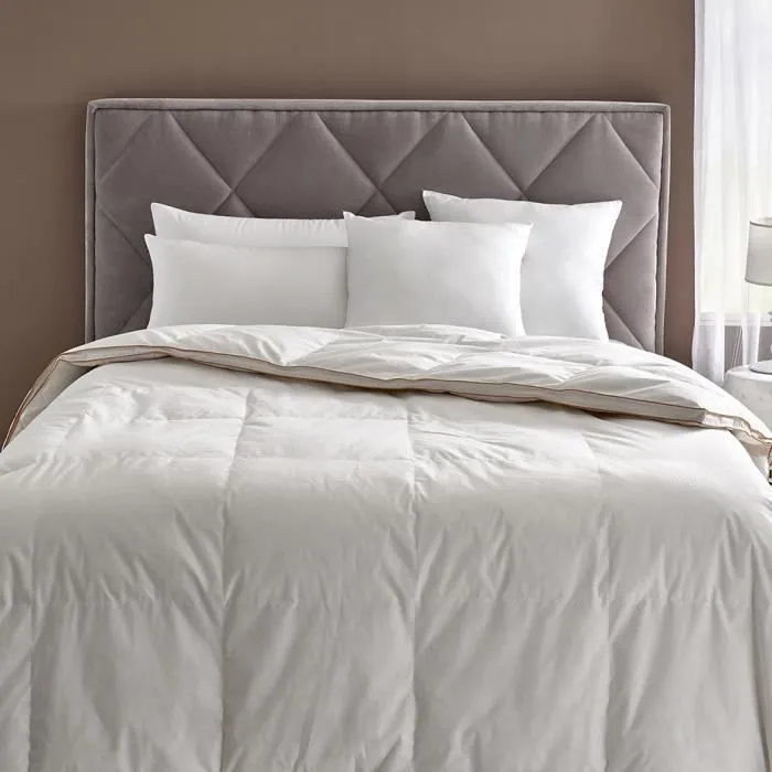 Couette automne/hiver 98% duvet anti-acariens 200g - 150x220cm - Pikolin Home-1