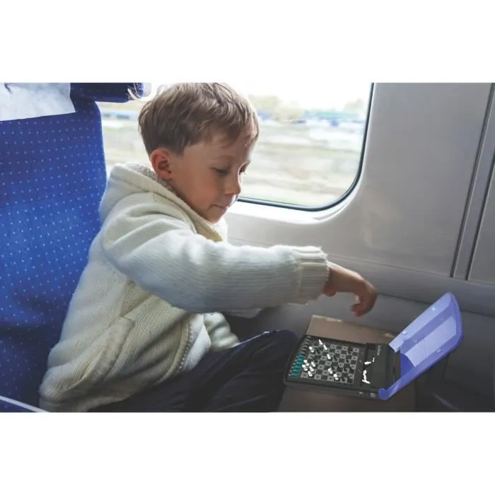 Le jeu d’échecs électronique de voyage-4