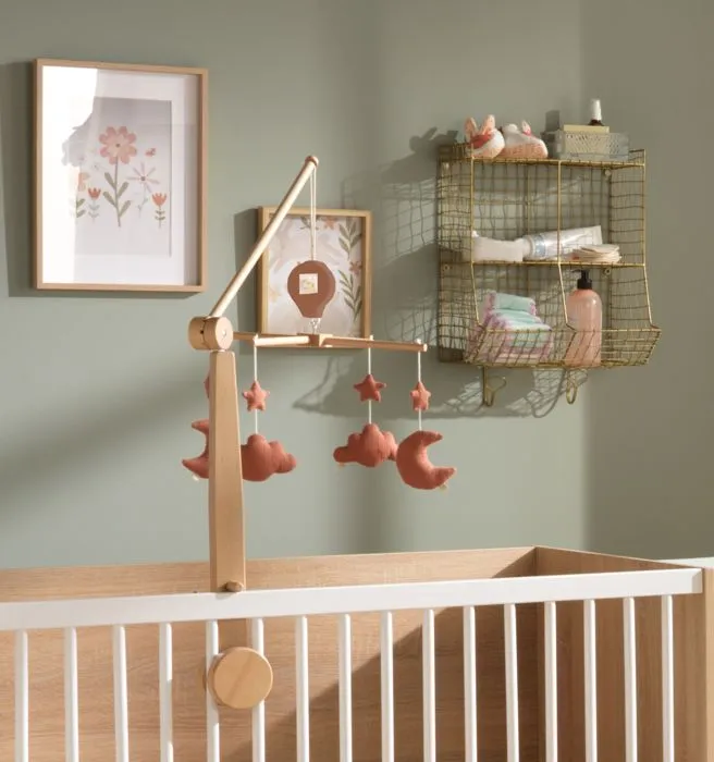 Mobile musical bébé en bois avec 4 jouets-1
