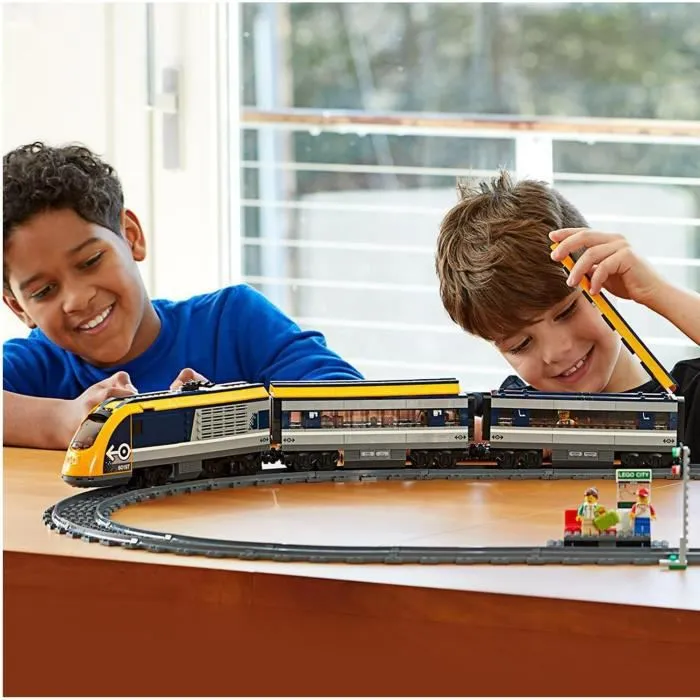 LEGO® 60197 City Le train de Passagers Télécommandé Bluetooth, Moteur à pile, Jouet enfant 6 ans, Rails et Accessoires-4