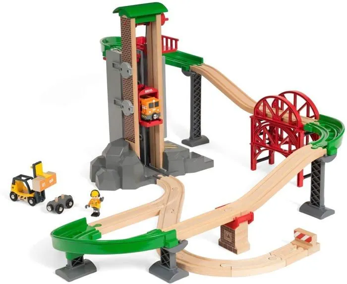 BRIO World Grand Circuit Plateforme Multimodale - Coffret 32 pièces - Circuit de train en bois - Ravensburger - Dès 3 ans - 33887-2