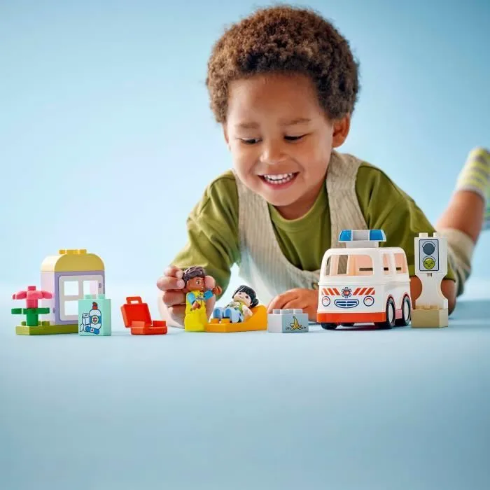 LEGO DUPLO 10447 L’ambulance et le chauffeur - Jouet interactif pour les enfants dès 2 ans-4