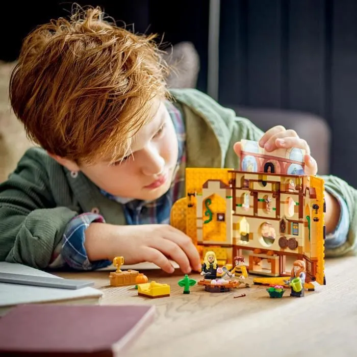 LEGO® Harry Potter 76412 Le Blason de la Maison Poufsouffle - Jouet avec Figurines et Déco Château Poudlard-5