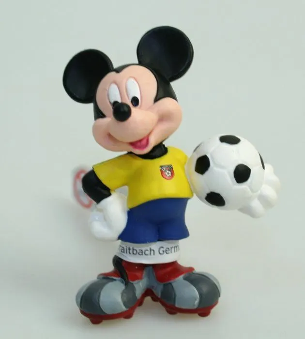 Bullyland - Figurine Mickey footballeur brésilien - BULLYWORLD-1