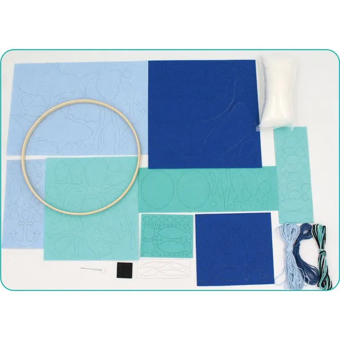 Mobile pour bébé en feutrine à customiser L'océan-1