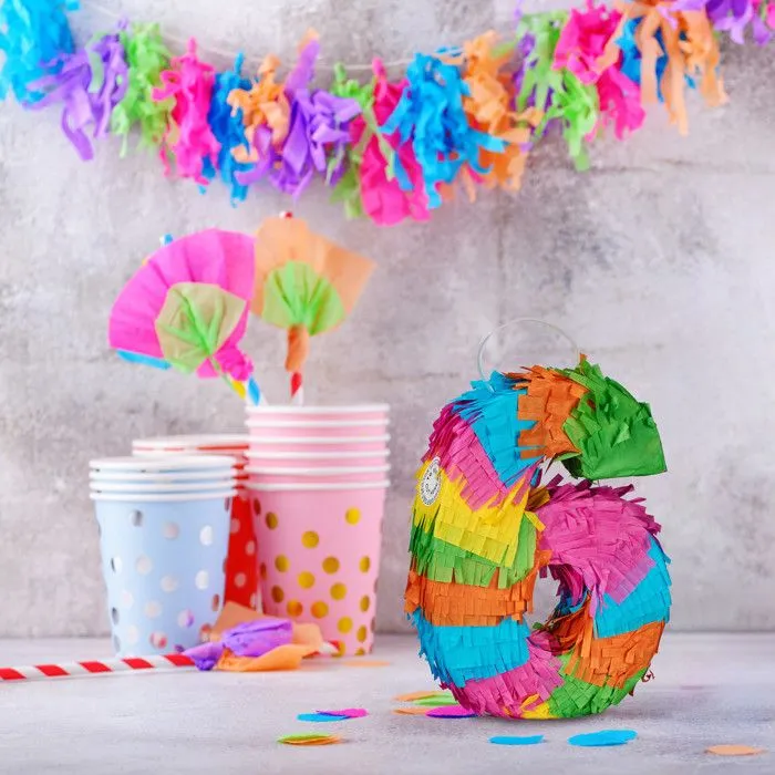 Relaxdays Mini pinata chiffre 6, arc-en-ciel, HxLxP: 20,5 x 15 x 4,5 cm, pour enfants, à remplir, multicolore-4