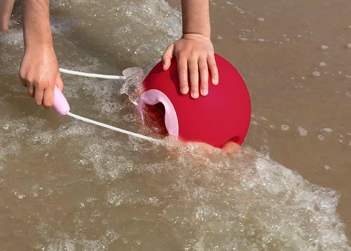 Seau de plage - QUUT - Ballo - Rouge cerise - Pour bébé à partir de 24 mois-2