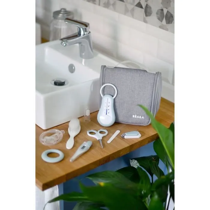 BÉABA Trousse de toilette nomade bébé, 9 accessoires, Green blue-5
