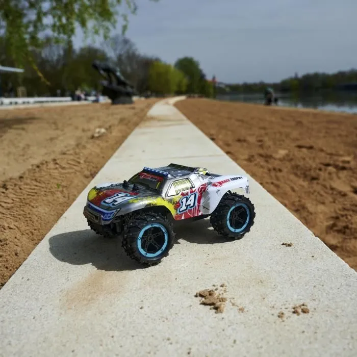 Voiture RC télécommandée - DICKIE TOYS - Race Trophy - Tout-terrain - 4 pneus en caoutchouc-1